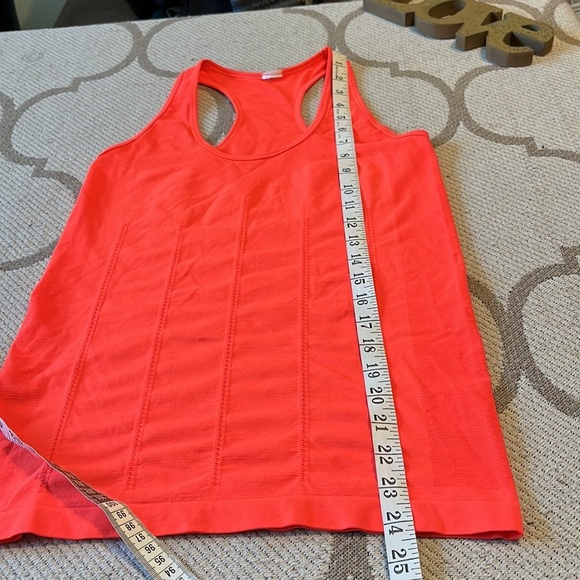 Fabletics Delta Seamless Tank, hot orange - Picture 8 of 17